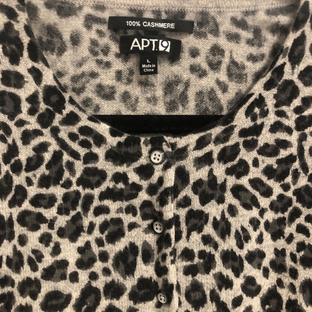 100% Cashmere Leopard Cardigan Gray and Black Apt. 9 Women’s Size L Soft - Picture 2 of 6